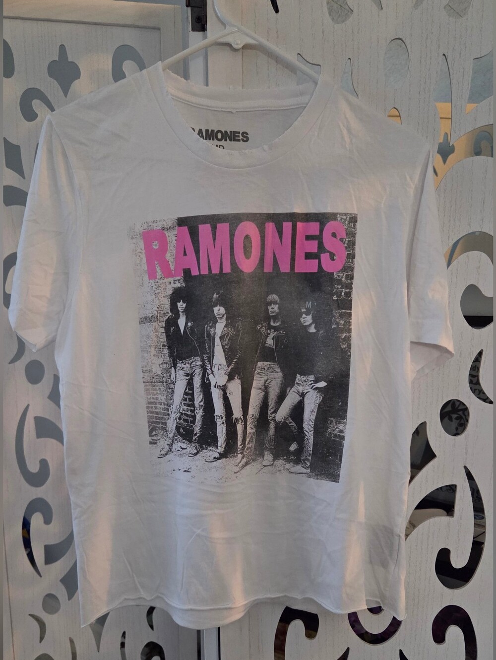 Ramones Graphic Tee Shirt White Pink Punk Rock Band NWOT Distressed Men's Medium